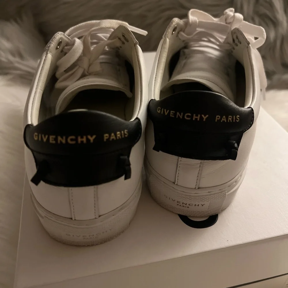 Givenchy urban street speaker white/black - Picture 2 of 6